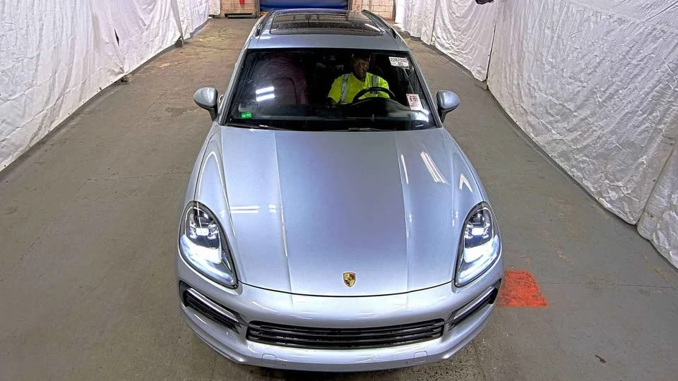 2021 Porsche 9Y0/9Y3 Cayenne - Image 2 of 14