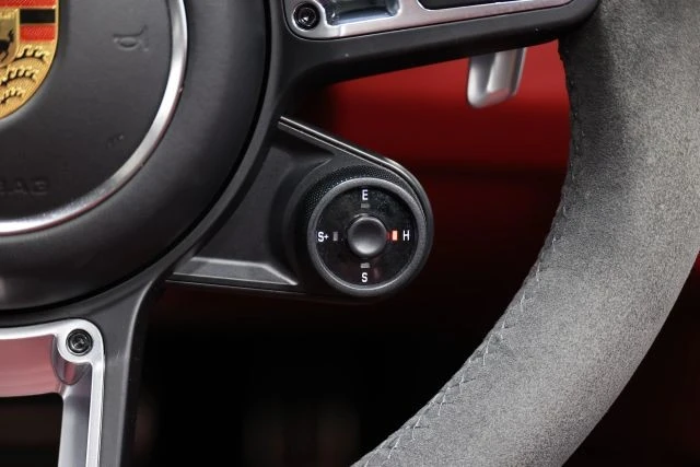 2021 Porsche Cayenne - Image 28 of 31
