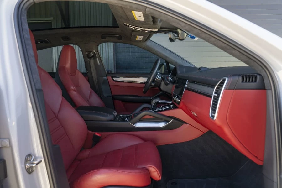 2021 Porsche 9Y0/9Y3 Cayenne Turbo - Image 24 of 31