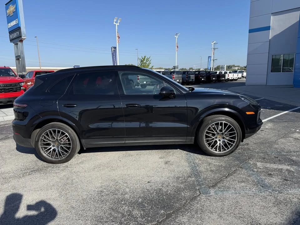 2021 Porsche 9Y0/9Y3 Cayenne - Image 2 of 12