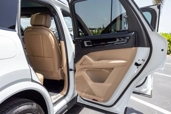 2021 Porsche 9Y0/9Y3 Cayenne - Image 18 of 21