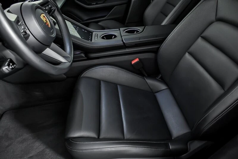 2021 Porsche Cayman - Image 16 of 31