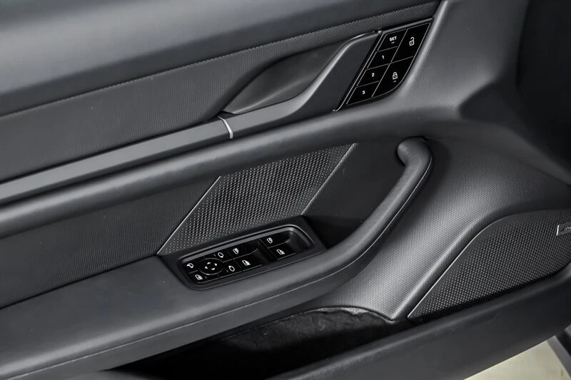 2021 Porsche Cayman - Image 12 of 31