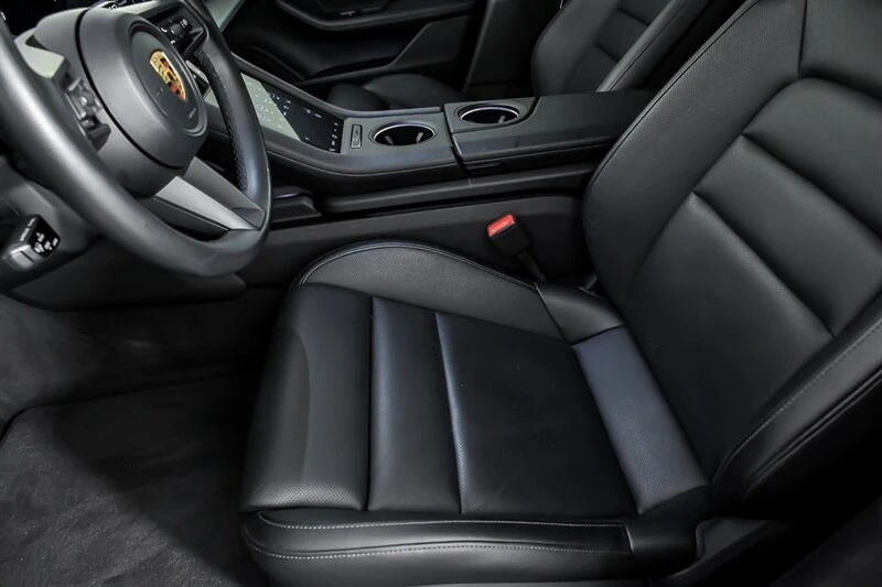 2021 Porsche Cayman - Image 17 of 31