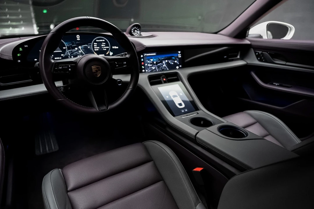 2021 Porsche 718 Cayman - Image 2 of 31