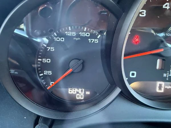 2021 Porsche 718 Cayman - Image 8 of 10