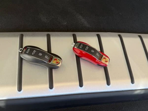 2021 Porsche 718 Cayman - Image 7 of 10