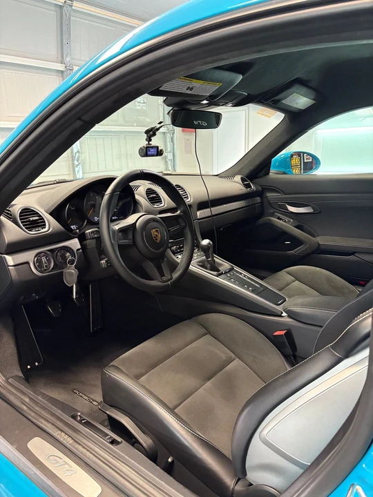2021 Porsche 718 Cayman GT4 - Image 9 of 20
