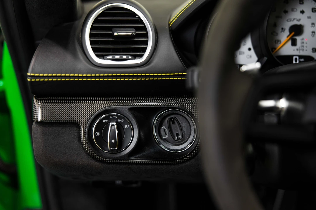 2021 Porsche 718 Cayman GT4 - Image 17 of 18