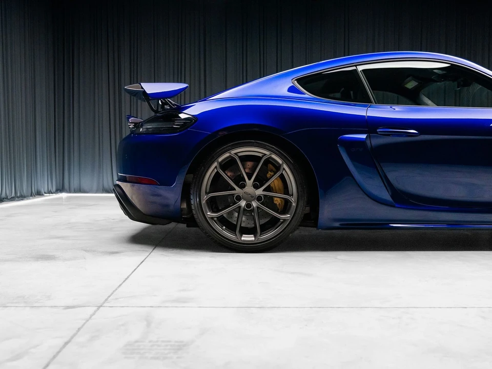 2021 Porsche 718 Cayman GT4 - Image 26 of 31