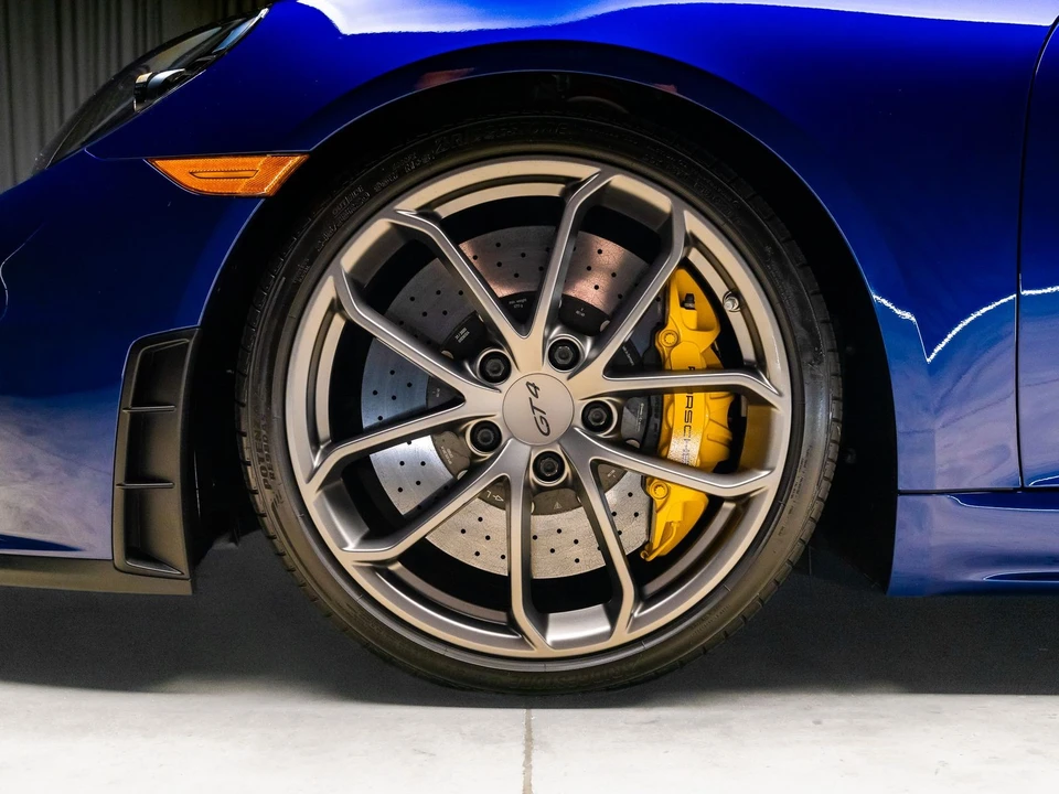 2021 Porsche 718 Cayman GT4 - Image 22 of 31