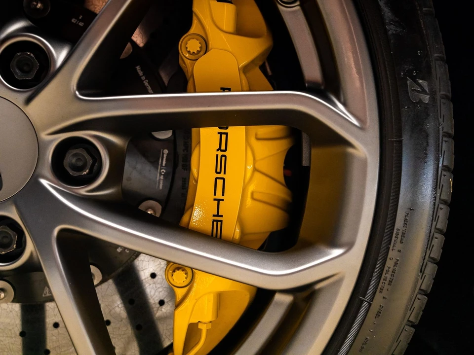 2021 Porsche 718 Cayman GT4 - Image 23 of 31