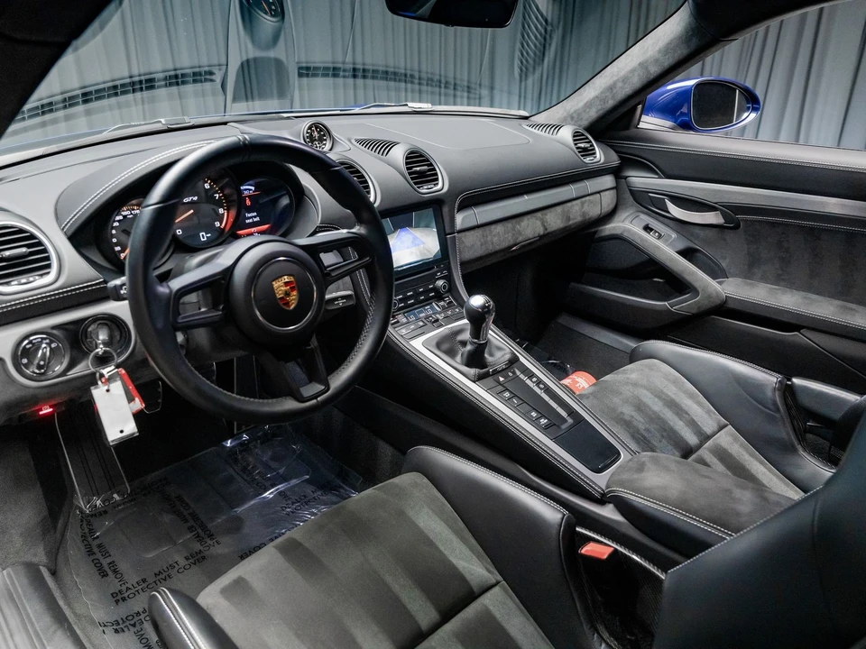 2021 Porsche 718 Cayman GT4 - Image 3 of 31