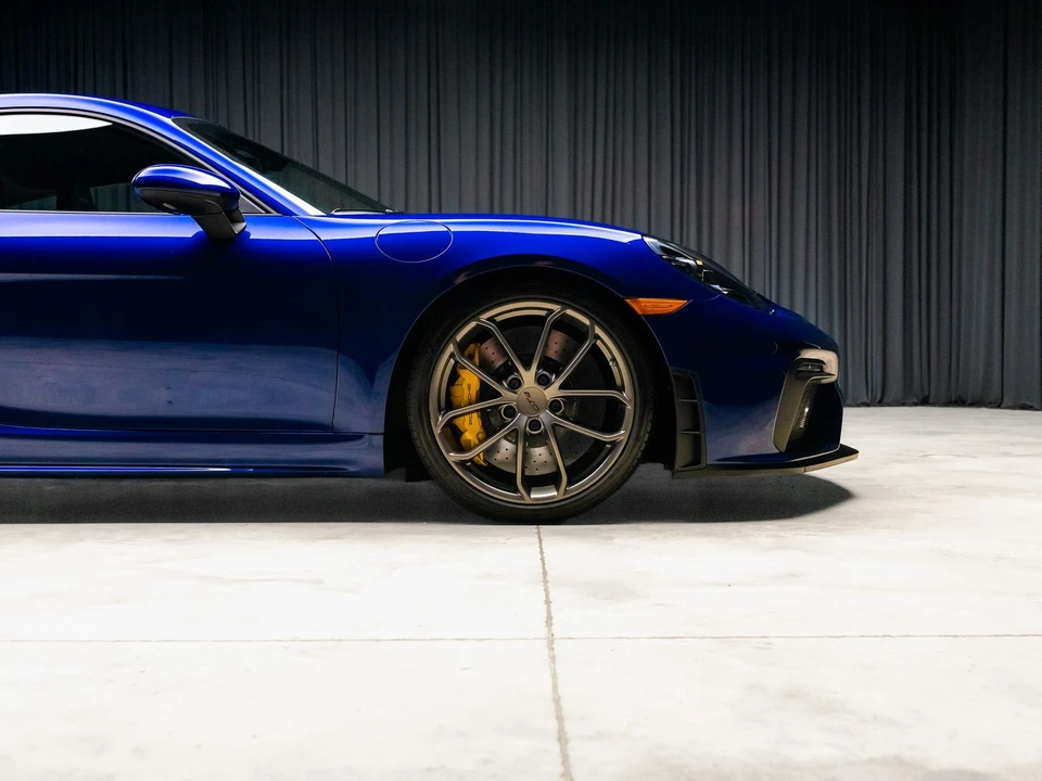 2021 Porsche 718 Cayman GT4 - Image 24 of 31