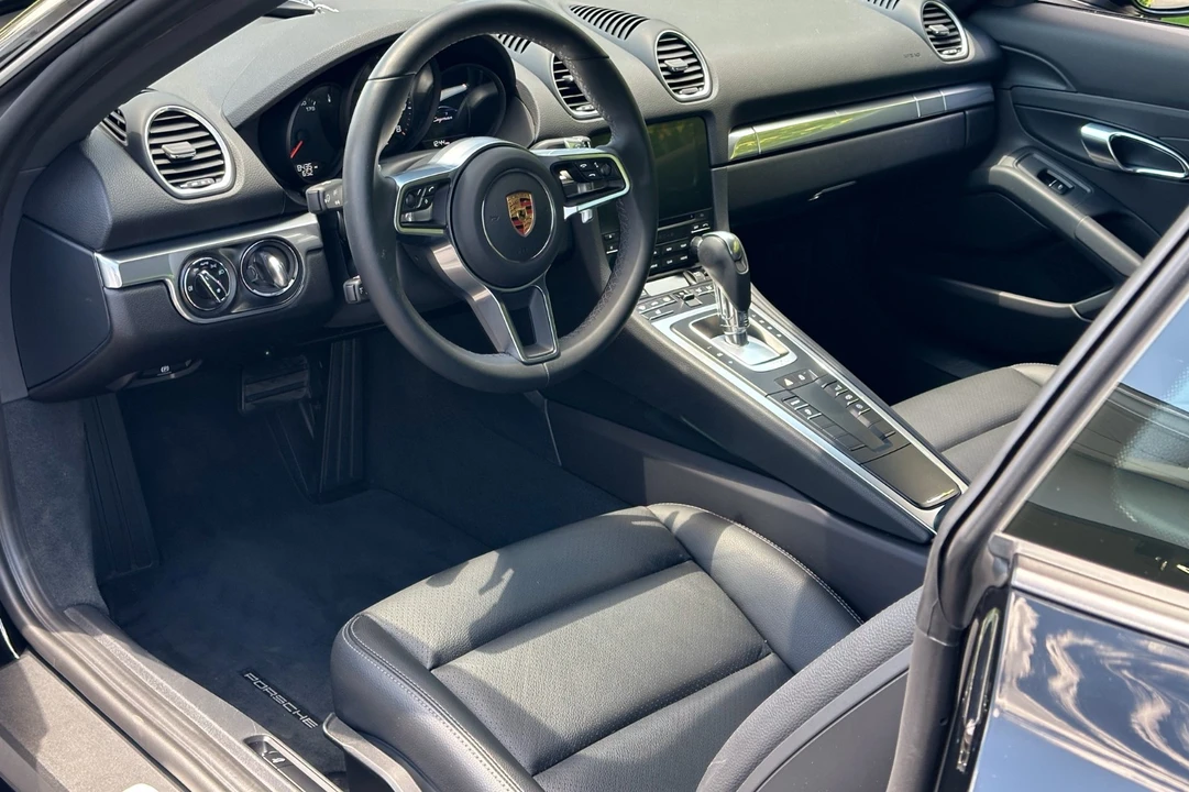 2021 Porsche 718 Cayman - Image 16 of 31