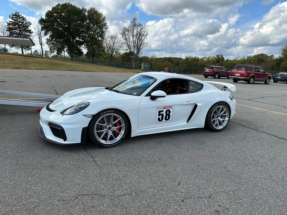 2021 Porsche 718 Cayman GT4 - Image 4 of 16
