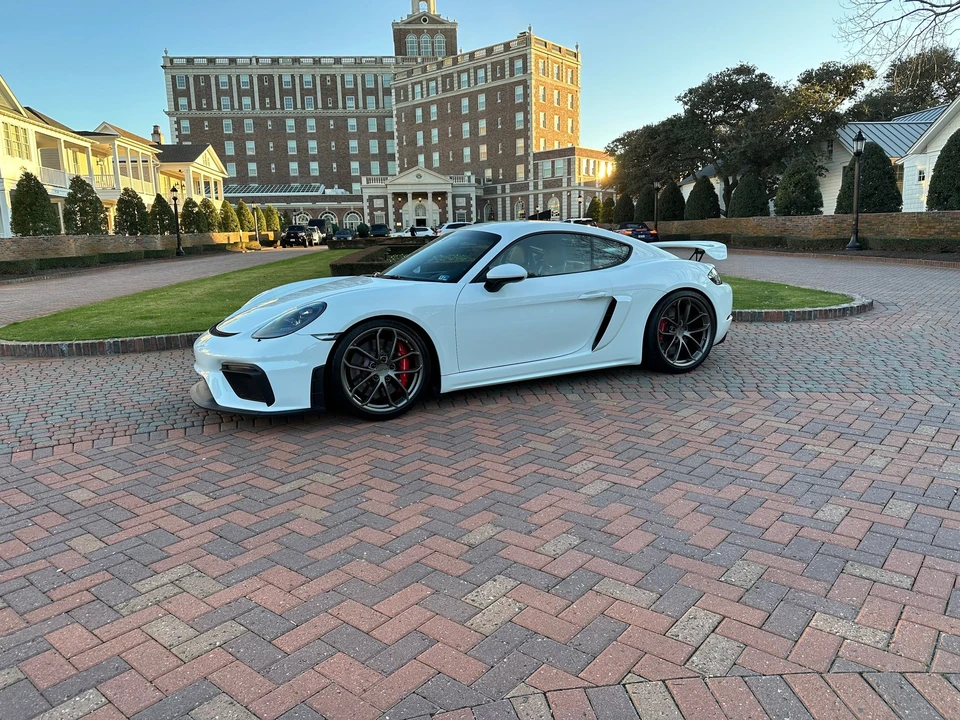 2021 Porsche 718 Cayman GT4 - Image 8 of 16