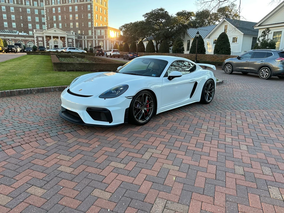 2021 Porsche 718 Cayman GT4 - Image 7 of 16