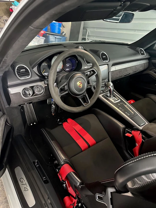2021 Porsche 718 Cayman GT4 - Image 10 of 16