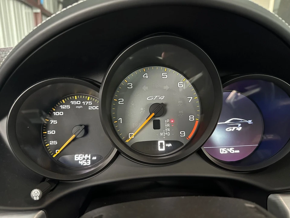 2021 Porsche 718 Cayman GT4 - Image 11 of 16