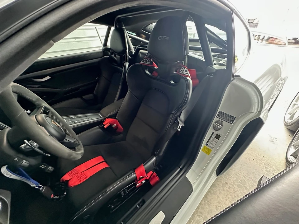 2021 Porsche 718 Cayman GT4 - Image 13 of 16