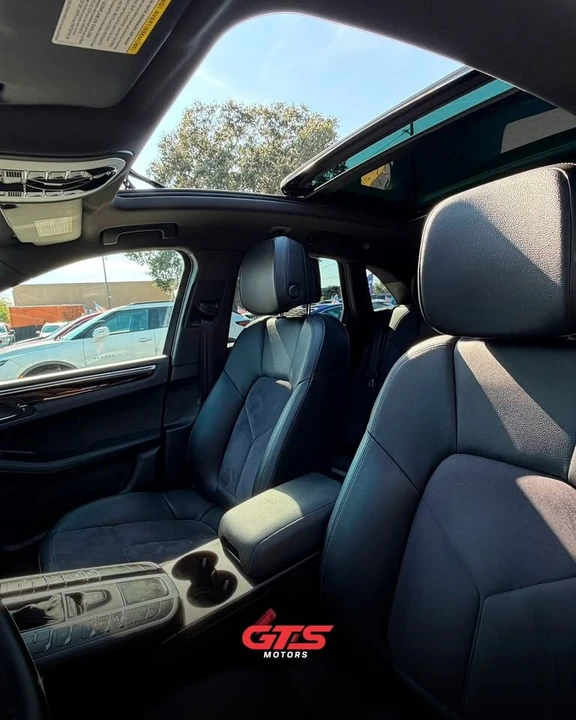 2021 Porsche Macan - Image 10 of 12