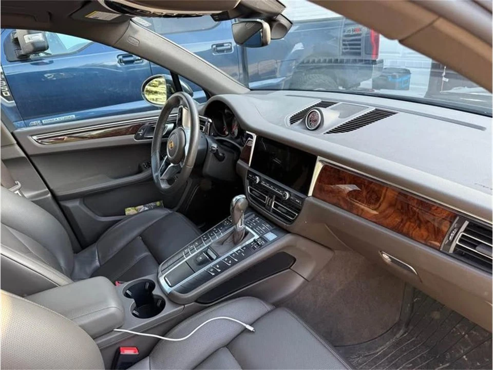 2021 Porsche Macan - Image 5 of 7