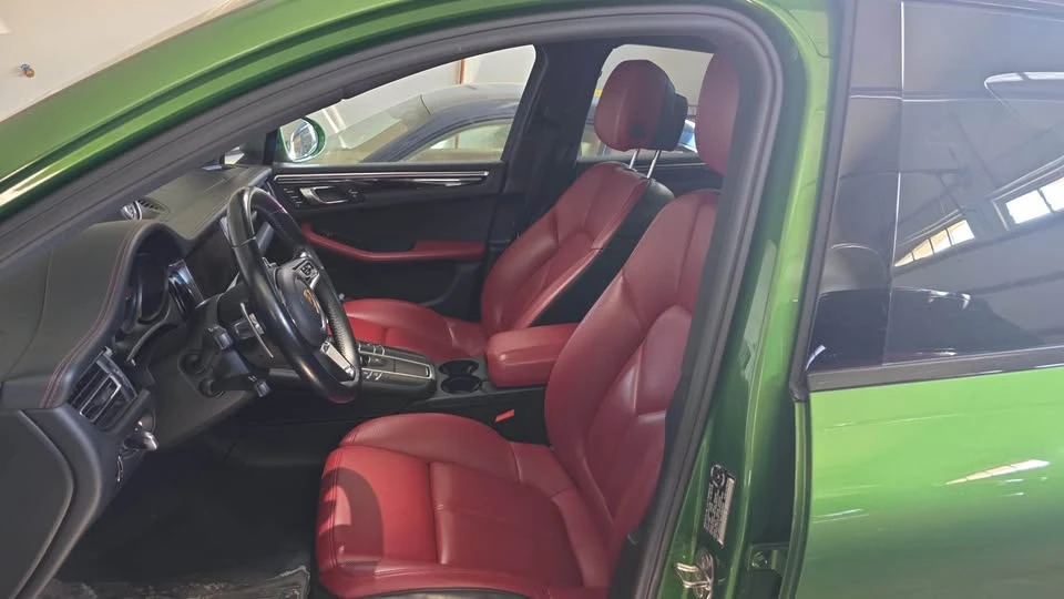 2021 Porsche Macan - Image 2 of 5