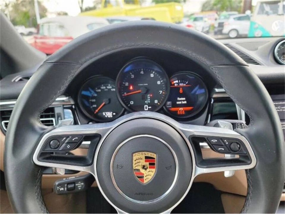2021 Porsche Macan - Image 13 of 22