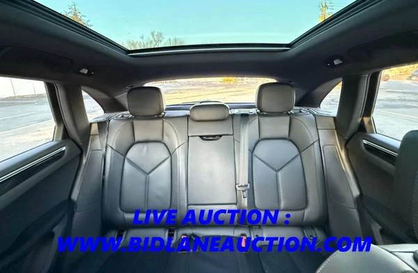 2021 Porsche Macan - Image 6 of 7