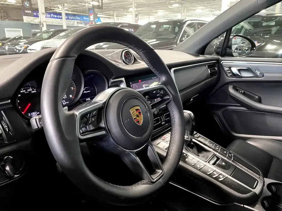 2021 Porsche Macan - Image 10 of 20