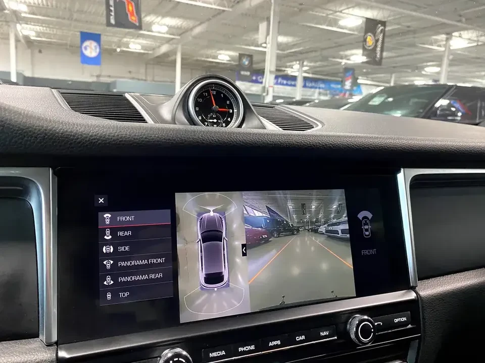 2021 Porsche Macan - Image 20 of 20