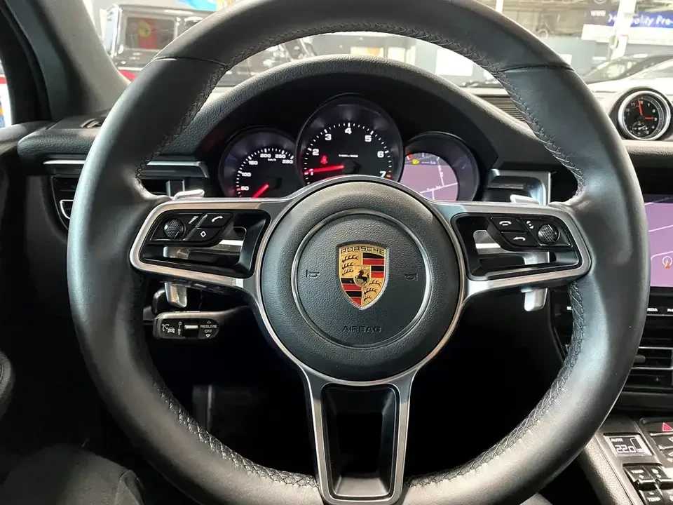 2021 Porsche Macan - Image 13 of 20