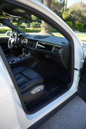 2021 Porsche Macan - Image 12 of 21