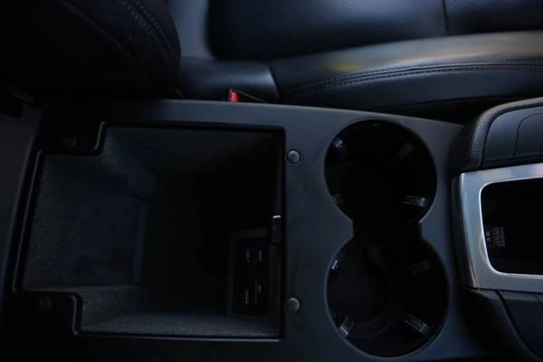 2021 Porsche Macan - Image 17 of 21