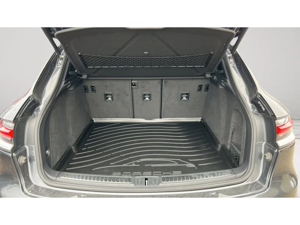 2021 Porsche Macan - Image 12 of 20