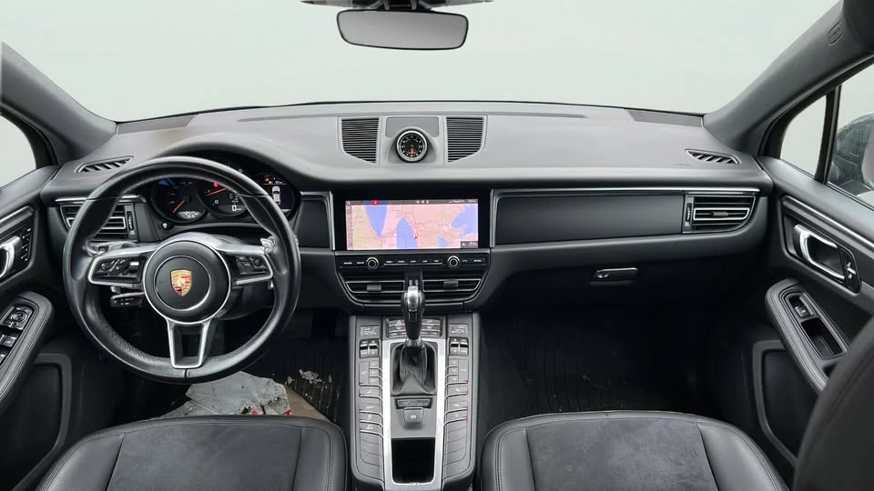 2021 Porsche Macan - Image 17 of 20