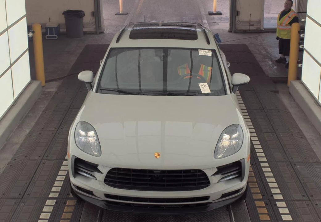 2021 Porsche Macan - Image 8 of 19