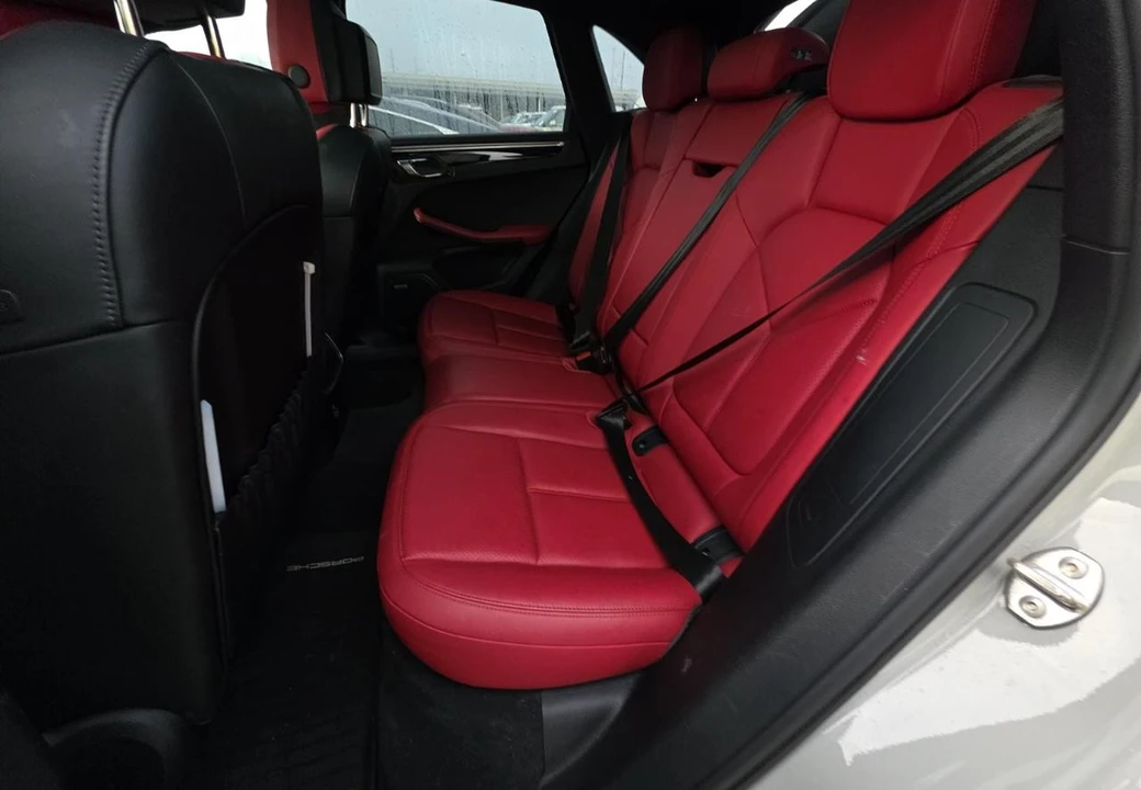 2021 Porsche Macan - Image 12 of 19