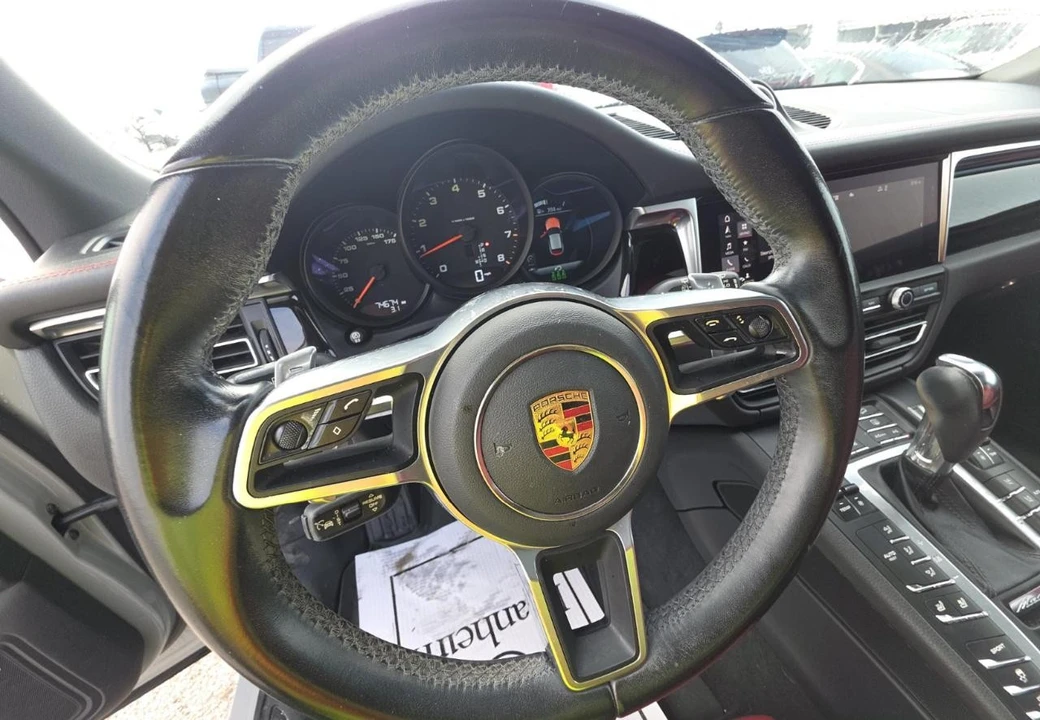 2021 Porsche Macan - Image 13 of 19
