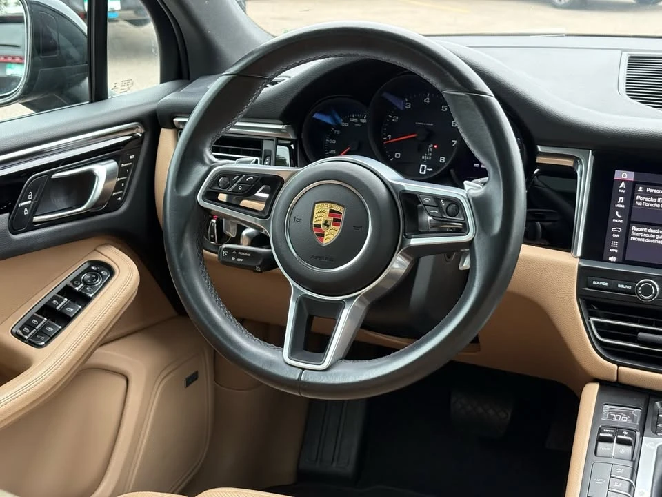 2021 Porsche Macan - Image 11 of 19