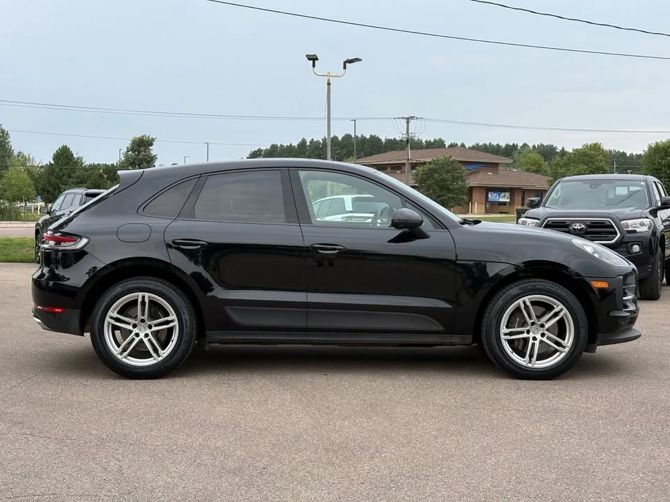 2021 Porsche Macan - Image 8 of 19