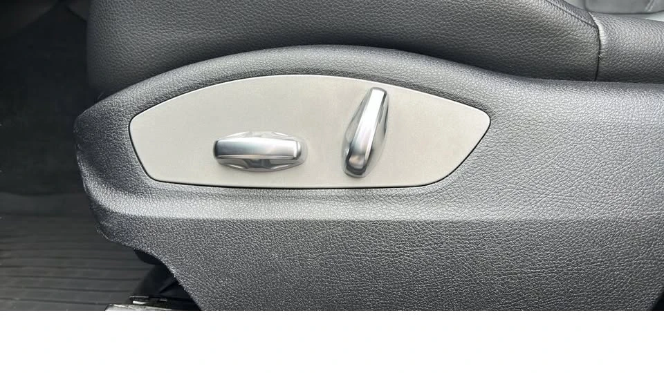 2021 Porsche Macan - Image 13 of 20
