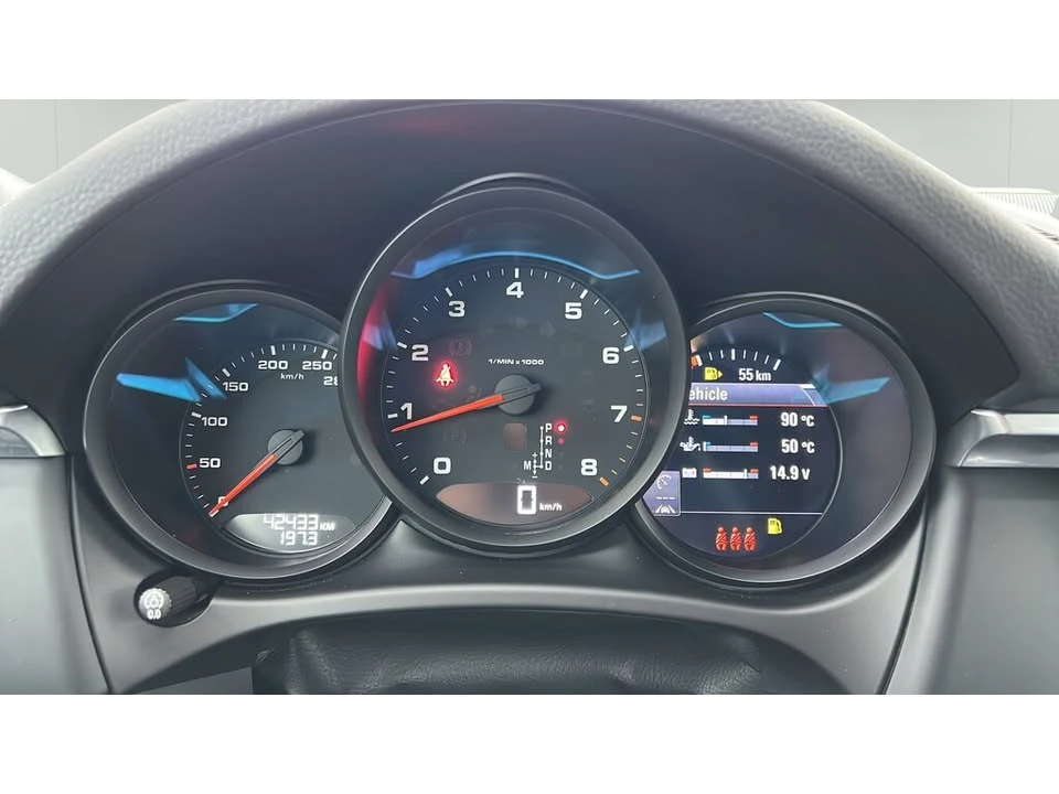 2021 Porsche Macan - Image 16 of 20