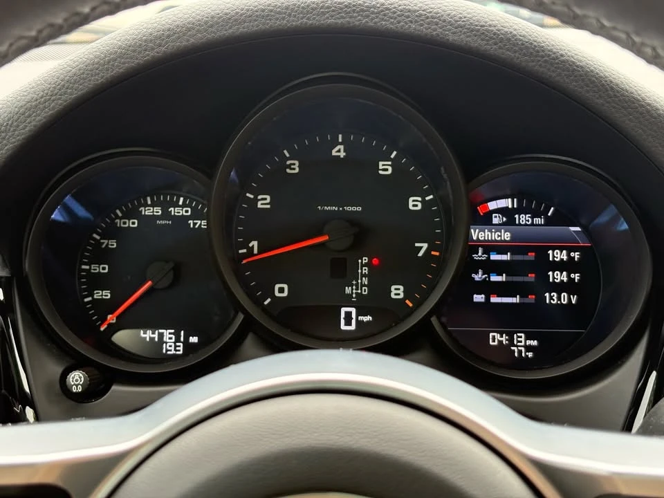 2021 Porsche Macan - Image 16 of 19