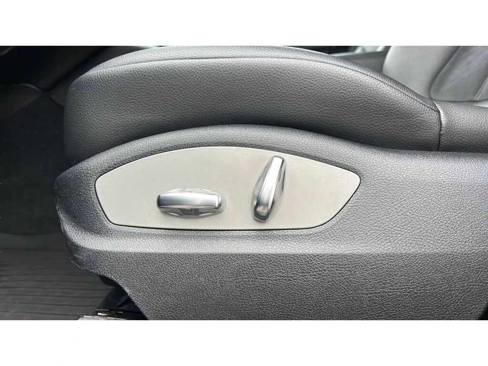 2021 Porsche Macan - Image 11 of 20