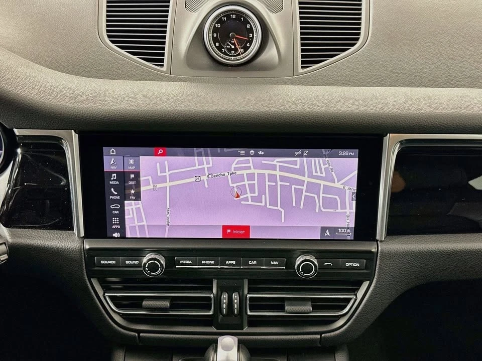 2021 Porsche Macan - Image 10 of 20