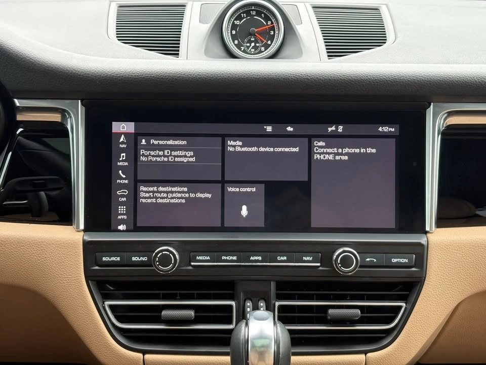 2021 Porsche Macan - Image 14 of 19
