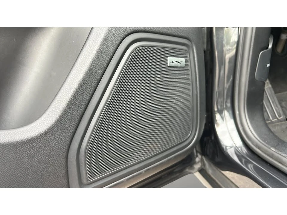 2021 Porsche Macan - Image 12 of 20