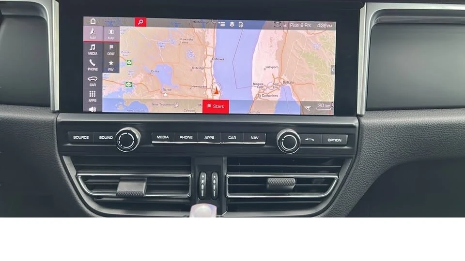 2021 Porsche Macan - Image 17 of 20